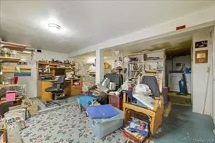 101 W Elder Ave, Floral Park, NY 11001 - Photo 25