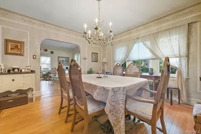 101 W Elder Avenue, Floral Park, NY 11001 - Photo 13