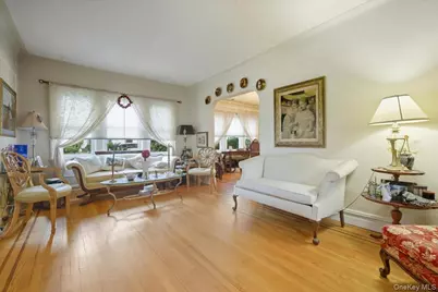 101 W Elder Avenue, Floral Park, NY 11001 - Photo 11