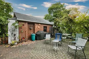 101 W Elder Ave, Floral Park, NY 11001 - Photo 27