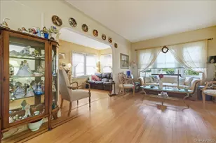 101 W Elder Ave, Floral Park, NY 11001 - Photo 9