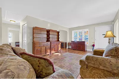 48 Sunny Brook Circle, Highland, NY 12528 - Photo 3