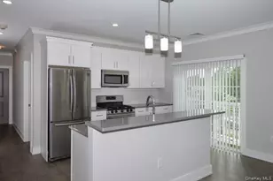 75 Circle Dr, Central Islip, NY 11722 - Photo 5