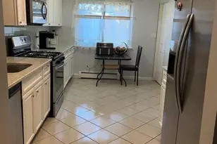 136 Acorn Ave, Central Islip, NY 11722 - Photo 5