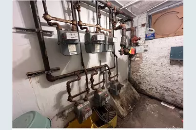 862 Woodward Avenue, Ridgewood, NY 11385 - Photo 15