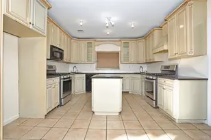 11 Laura Pl, Spring Valley, NY 10977 - Photo 13