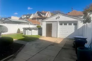 107-23 96th St, Ozone Park, NY 11417 - Photo 31