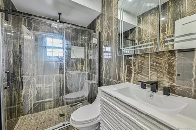 108 Bismark Avenue, Valley Stream, NY 11581 - Photo 31