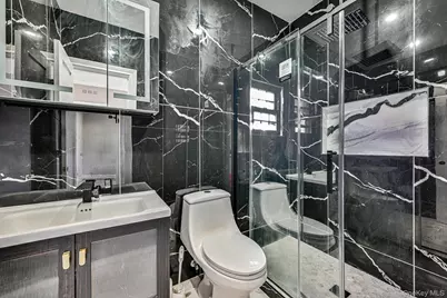 108 Bismark Avenue, Valley Stream, NY 11581 - Photo 21