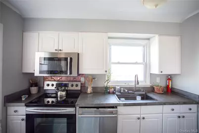 274 W Walnut Street, Long Beach, NY 11561 - Photo 9