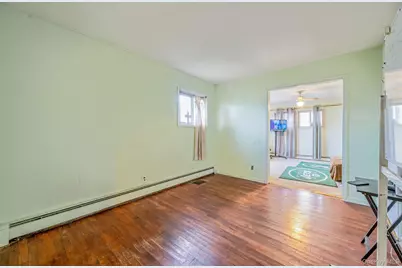 38 Somerset Road E, Amityville, NY 11701 - Photo 9