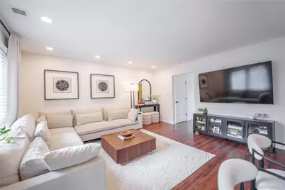 100 Baker Court #15, Island Park, NY 11558 - Photo 9