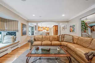 43 Cabriolet Ln, Melville, NY 11747 - Photo 15