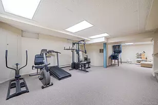 43 Cabriolet Ln, Melville, NY 11747 - Photo 35