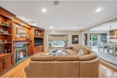 43 Cabriolet Lane, Melville, NY 11747 - Photo 13