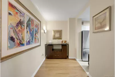 300 Mamaroneck Avenue #831, White Plains, NY 10605 - Photo 5