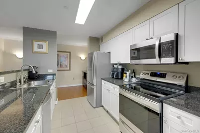 300 Mamaroneck Avenue #831, White Plains, NY 10605 - Photo 9