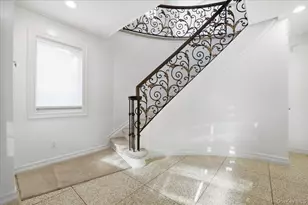 19 8th St, Hicksville, NY 11801 - Photo 5