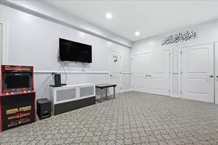 19 8th St, Hicksville, NY 11801 - Photo 33