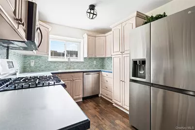 93 Gauguin Court #93, Middle Island, NY 11953 - Photo 9