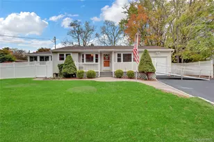 42 S Mallard Ave, Selden, NY 11784 - Photo 3