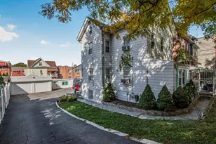 4613 Carpenter Ave, Bronx, NY 10470 - Photo 3