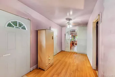 182 Commack Road, Deer Park, NY 11729 - Photo 17