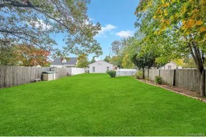 182 Commack Road, Deer Park, NY 11729 - Photo 5