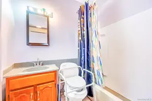 182 Commack Rd, Deer Park, NY 11729 - Photo 21