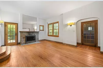 40 Holland Place, Hartsdale, NY 10530 - Photo 35