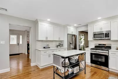 3256 Park Avenue, Wantagh, NY 11793 - Photo 9