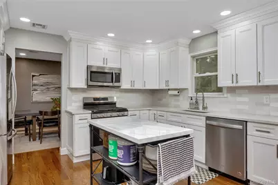 3256 Park Avenue, Wantagh, NY 11793 - Photo 7