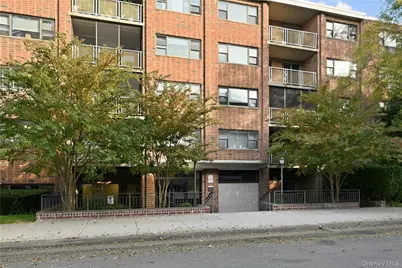 100 Clinton Avenue #2J, Mineola, NY 11501 - Photo 21