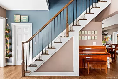 10 Maple Avenue, Patchogue, NY 11772 - Photo 15