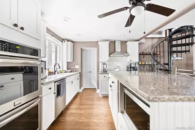 10 Maple Avenue, Patchogue, NY 11772 - Photo 9