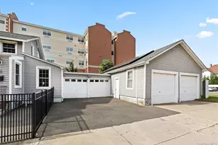 10 Maple Ave, Patchogue, NY 11772 - Photo 3