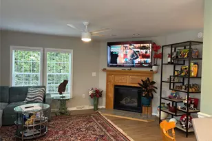 1661 Old Country Rd, Riverhead, NY 11901 - Photo 7