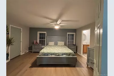 1661 Old Country Road #506, Riverhead, NY 11901 - Photo 23