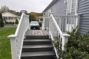 1661 Old Country Rd, Riverhead, NY 11901 - Photo 33