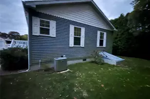 1661 Old Country Rd, Riverhead, NY 11901 - Photo 43