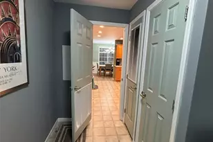 1661 Old Country Rd, Riverhead, NY 11901 - Photo 29