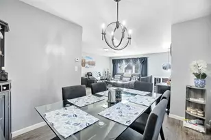 222-35 Davenport Ave, Queens Village, NY 11428 - Photo 27