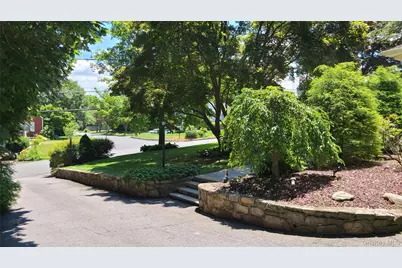 60 Haviland Lane, White Plains, NY 10605 - Photo 33