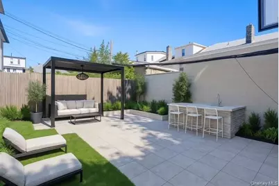 927 E 27th Street, Brooklyn, NY 11210 - Photo 5