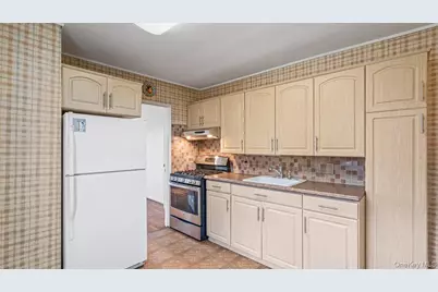 68-20 Selfridge Street #4K, Forest Hills, NY 11375 - Photo 7