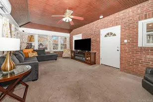 181-23 Henley Rd, Jamaica, NY 11432 - Photo 19