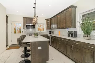 181-23 Henley Rd, Jamaica, NY 11432 - Photo 15