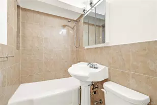 150-10 71st Ave, Flushing, NY 11367 - Photo 19