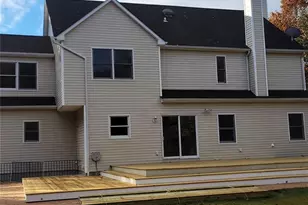 414 Railroad Ave, Manorville, NY 11934 - Photo 5