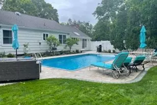 1 Castle View Ct, Westhampton, NY 11977 - Photo 7
